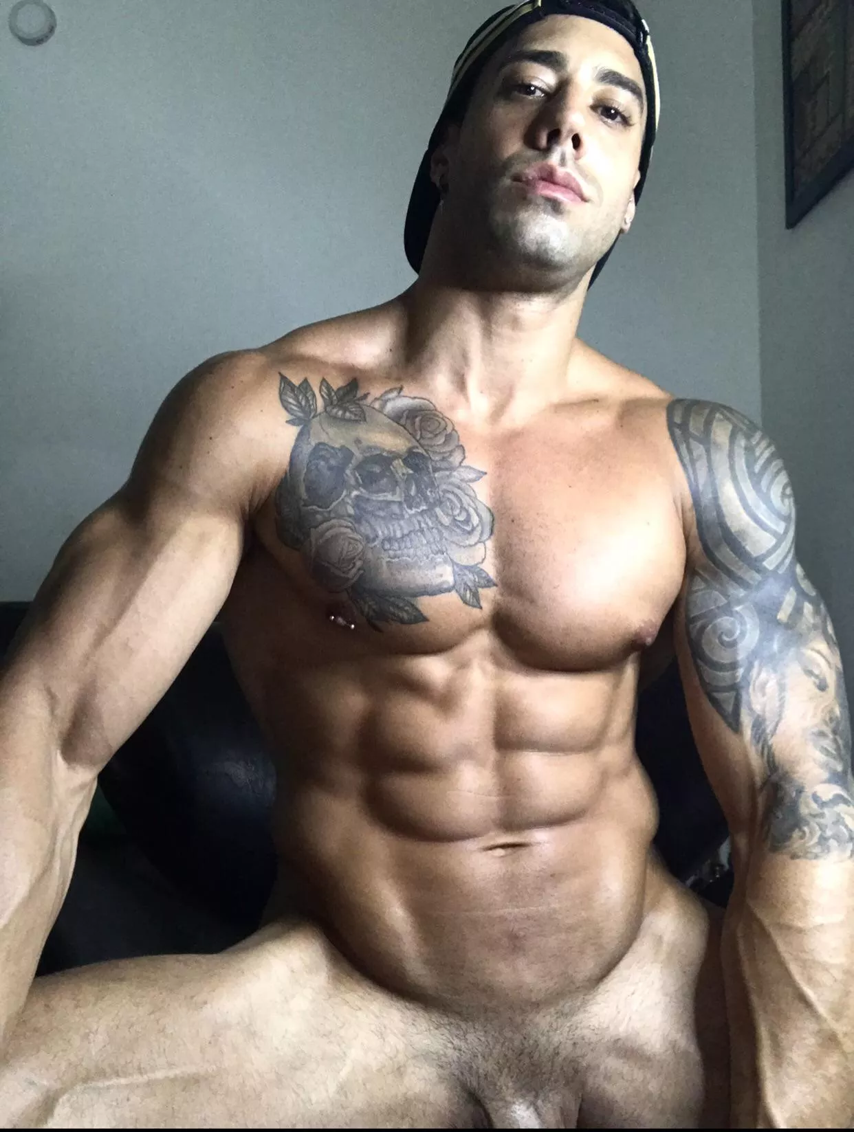 Training naked at home (M) posted by TattooedMuscled