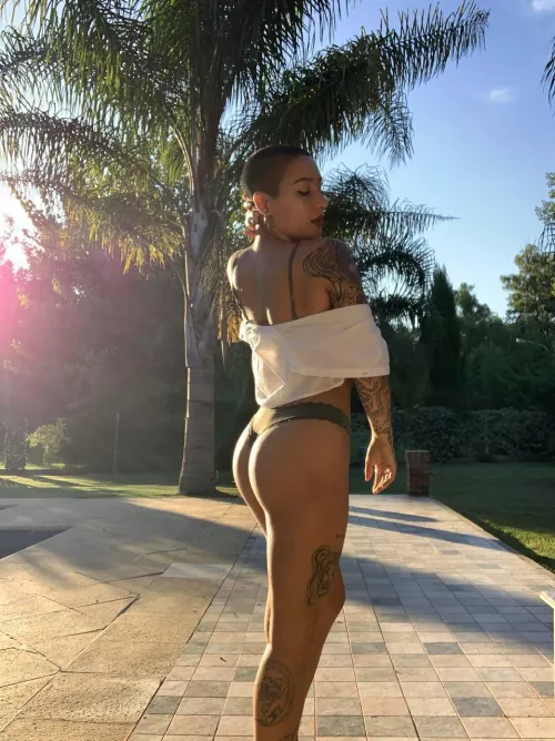 Trust me, in person I'm as cute as I look in this pic 💋 by AkshikA-xoxo