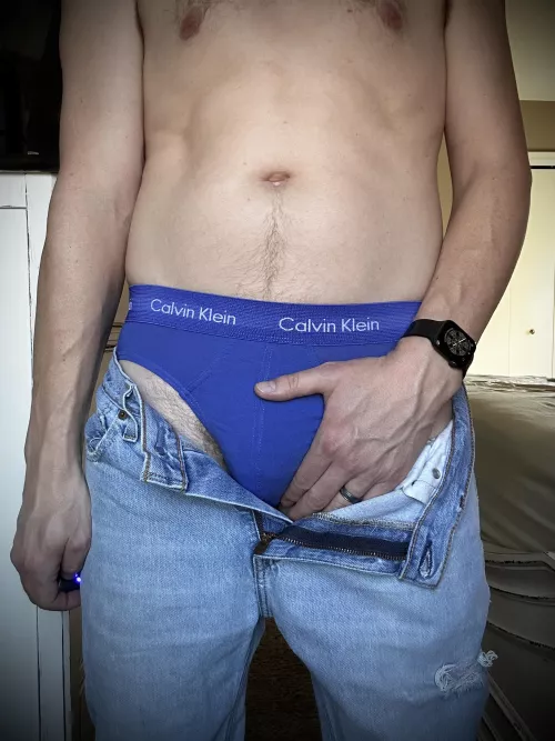 What do you think of my new Calvin's? by beerzNbriefz