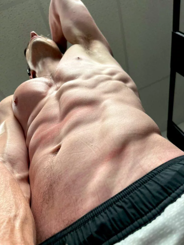 Whatcha doing down there? posted by Shred_and_Bread