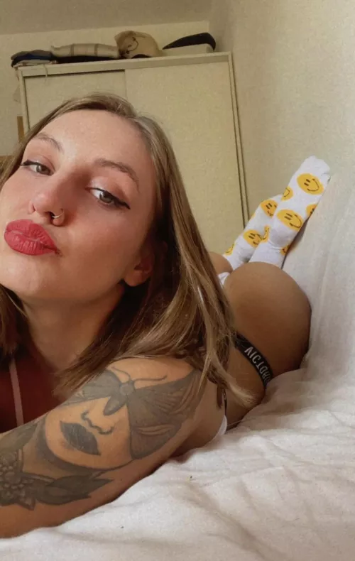 Would u take care of my peachy booty by Danceteras