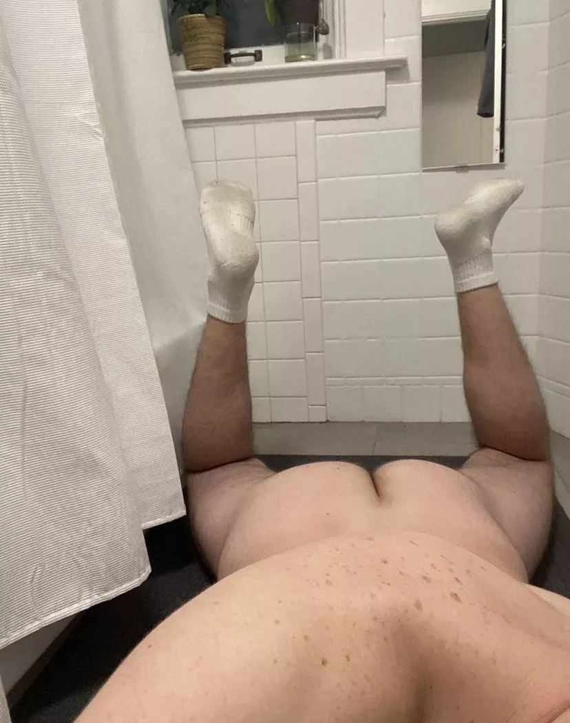 Wouldn’t mind you taking advantage (27m) posted by beta_reflection