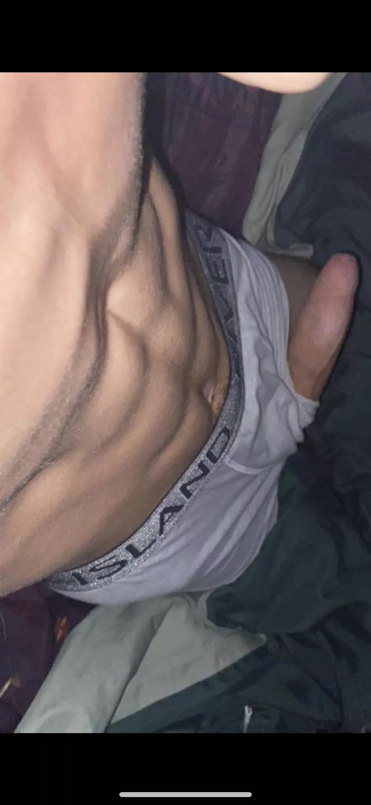 18 m uk, top looking for bros n older bros. Don’t show face. Hairy++ similar age+ ass++ snap-@hughes-223 posted by poooo24