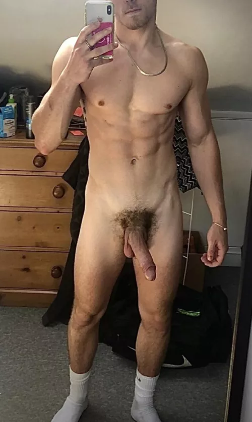 20m deep voiced irish, 8 inches+, looking for bubble butts who have thigh high socks, FEM ONLY SC is dylaa03 by OneKinkyFuck