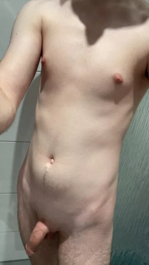 23, M, 62kg I think no one has seen me naked irl before by JustLookingAtStuffff