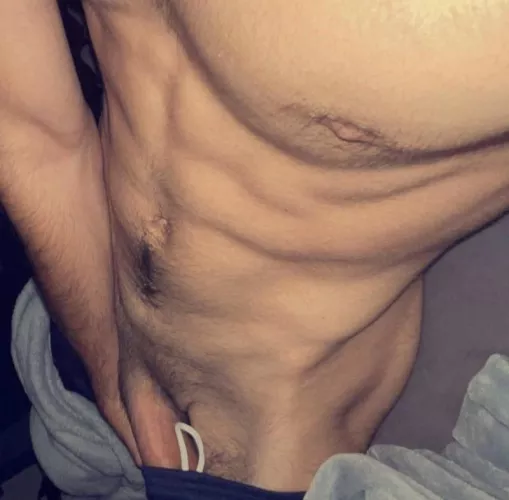 24 M hung, fit with abs and nice ass looking for hung and fit, hmu with pics, shooters+++ snap: chrish_hx by chrishxxxx1