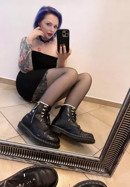 Are Docs sexy too? by theinkedsiren1