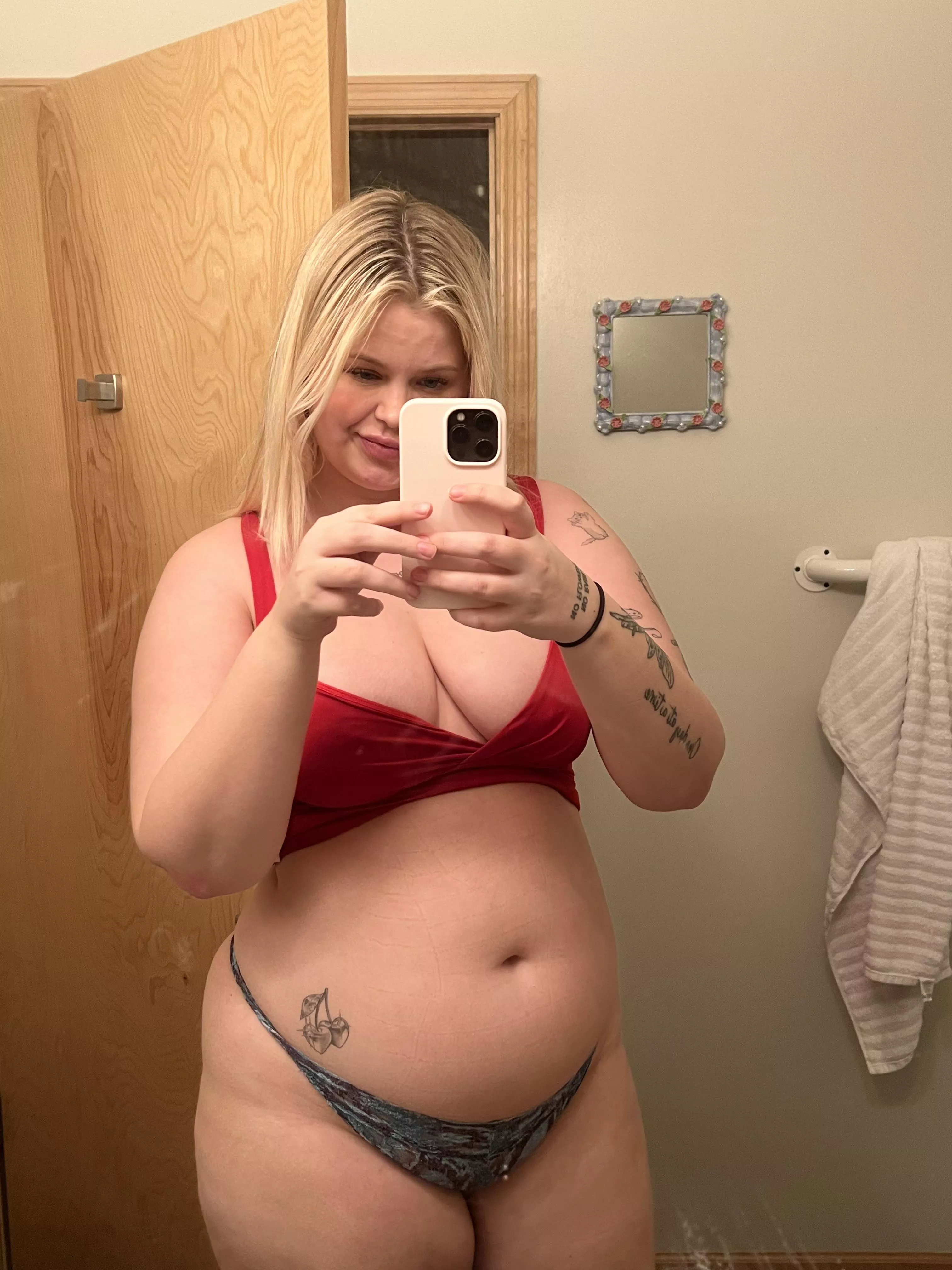 Bloated asf  posted by wispy_girlwa