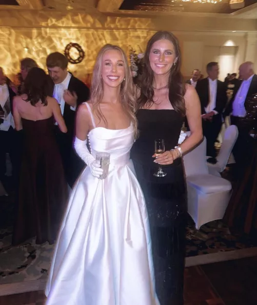 Bride or friend? by eazyknight