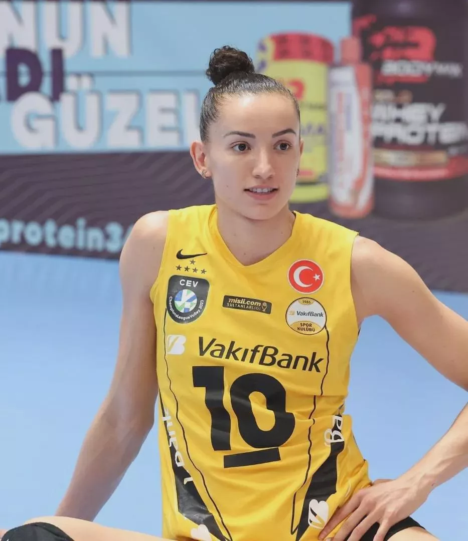 Gabriela Guimaraes posted by MarcellusCastleberry