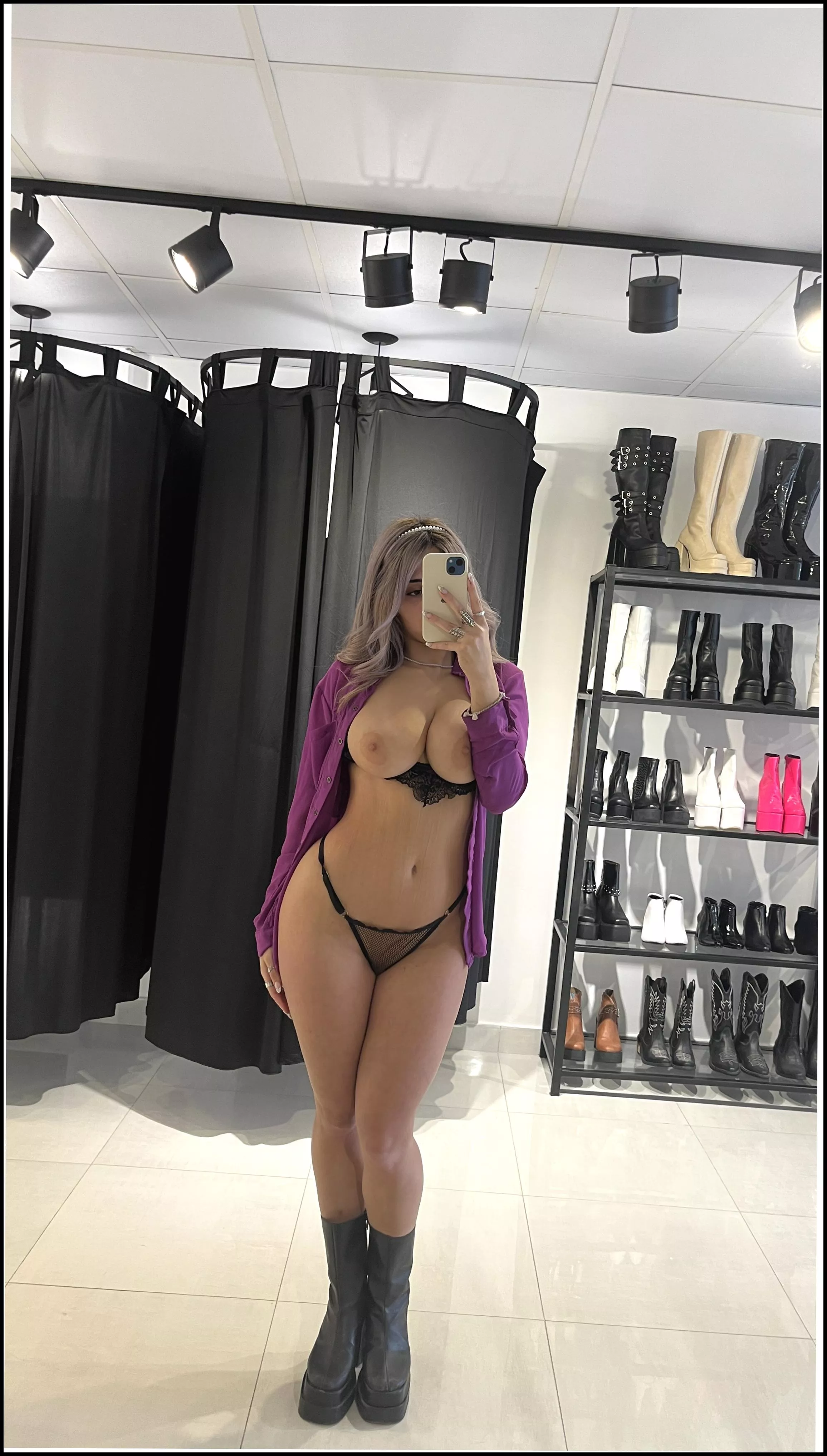 Have you ever got a cowboy treat from a curvy slut? posted by DoubleSeesaws