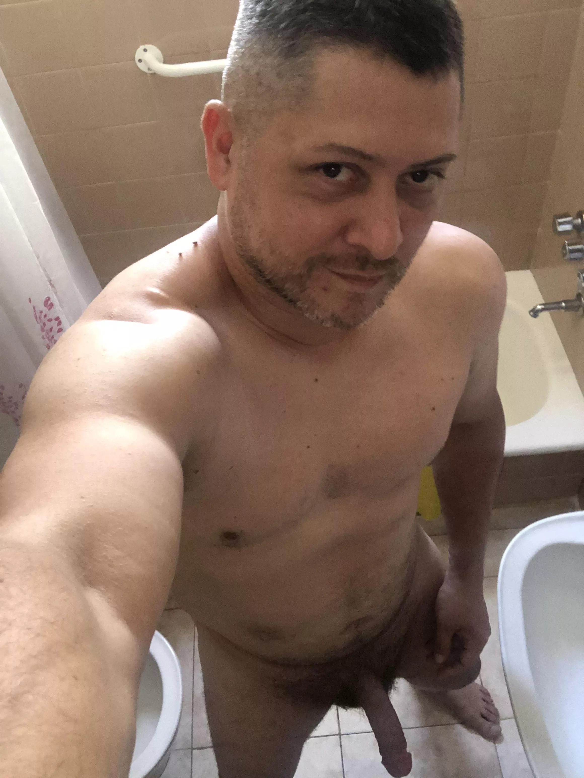 Horny and alone … what are you waiting for? posted by ROD_ARG32