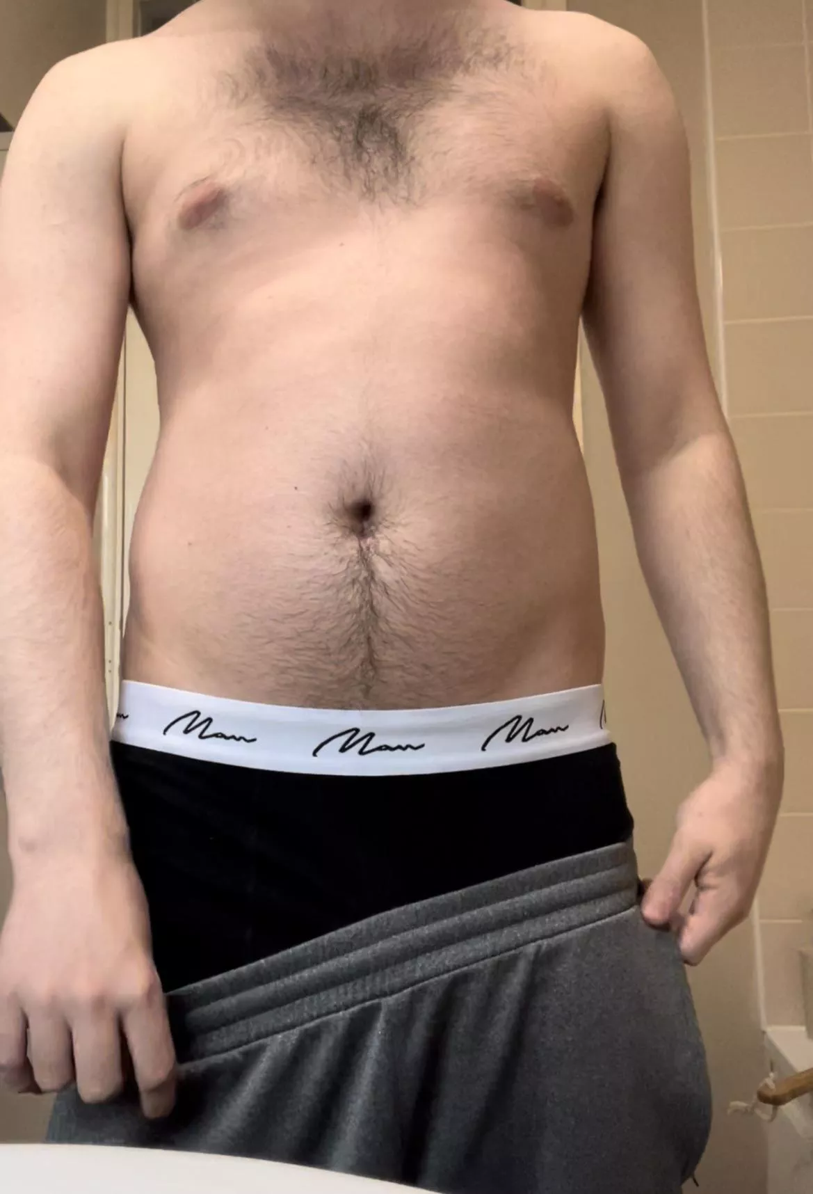 How do I look?😏 Dms open💦😈 posted by HungYoungAlpha-