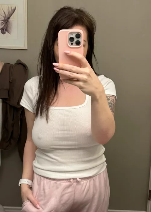 I bet you can’t guess my favourite colour lol by avajadeanderson