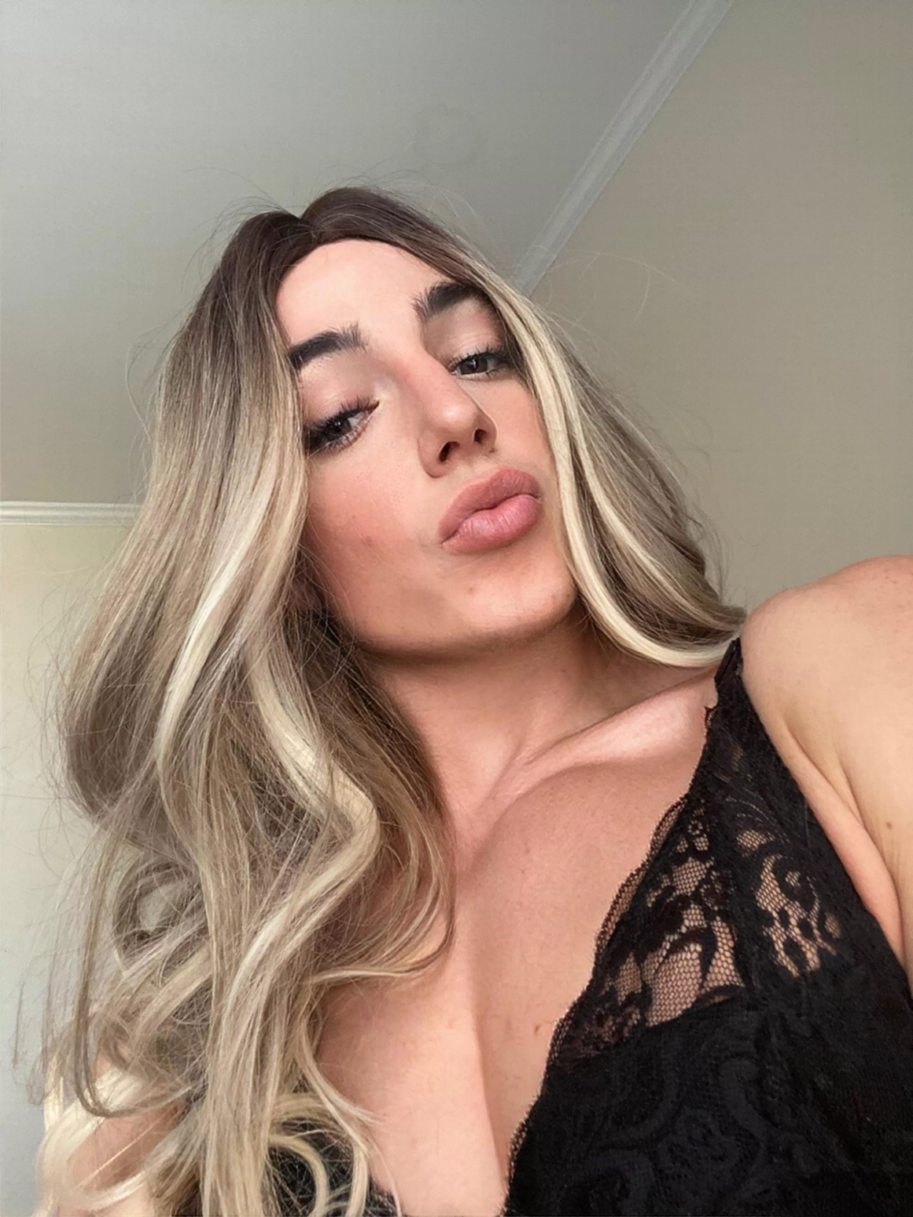 I felt so pretty this day 😫 posted by LiaVLove