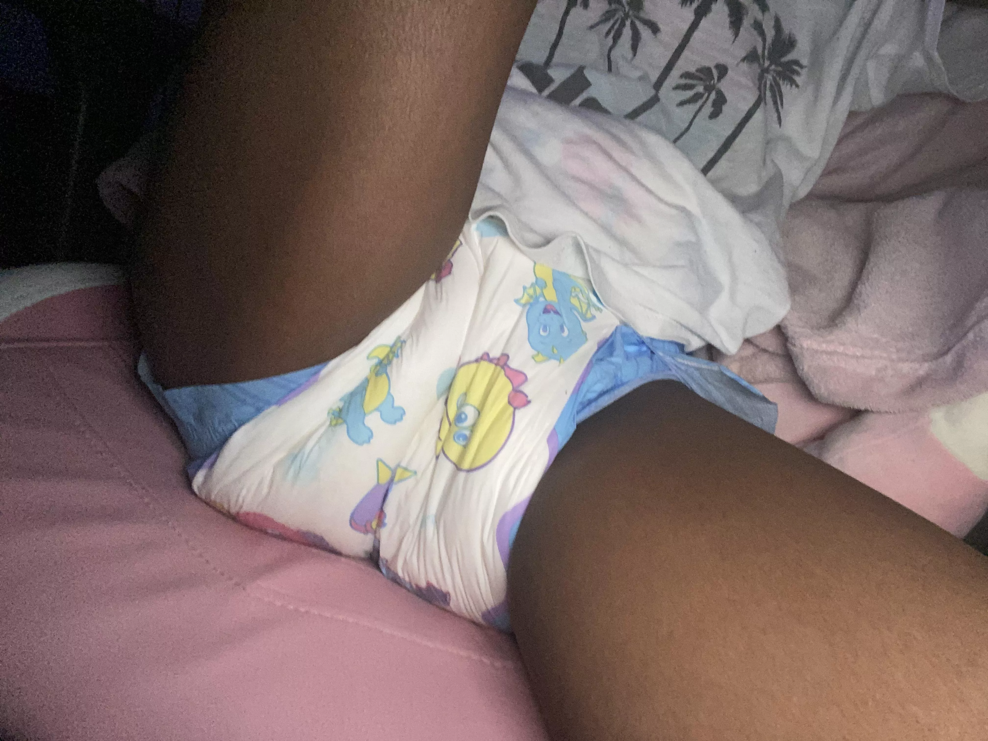 It’s been so long since I relaxed in my diaper, I miss these days 🤞🏾 posted by LittleLunari