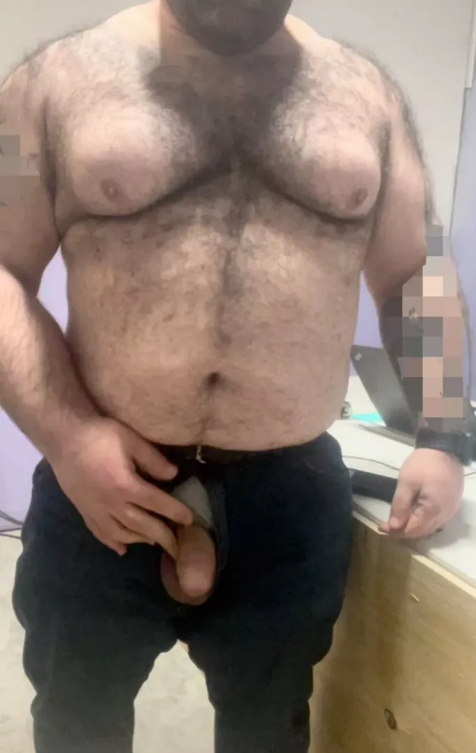 It’s freaky Friday!!! Who’s sucking this Daddy dick in my office?🐻 posted by bigmikemccarthy