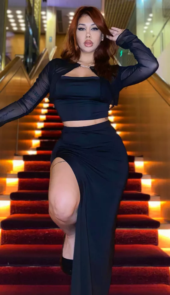 i've found the best skirt for the first date, don't u think so posted by gamesonfire