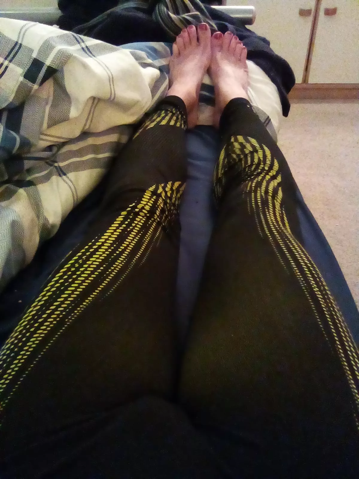 Leggings bulge  posted by uk_souls