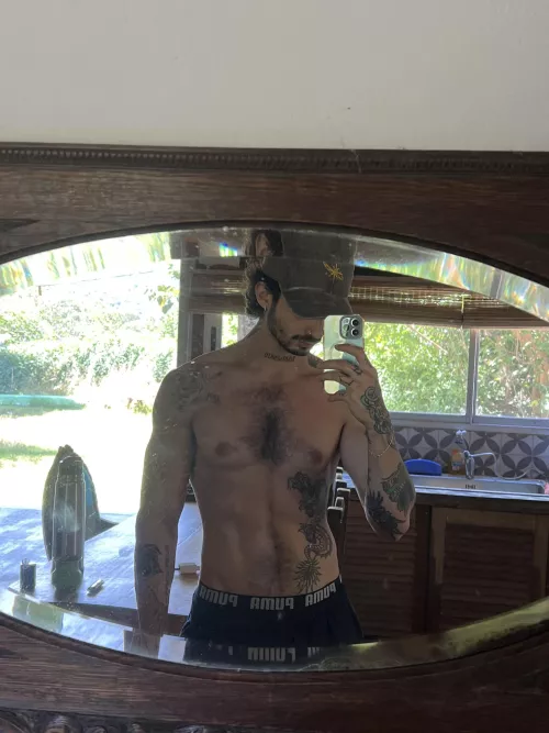 Looking for ppl to send my nudes by fffffrancis