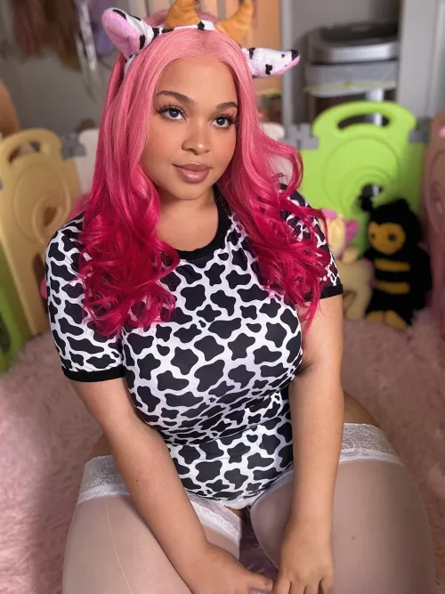 Moo 🐮 🍓 by Liljaydoll