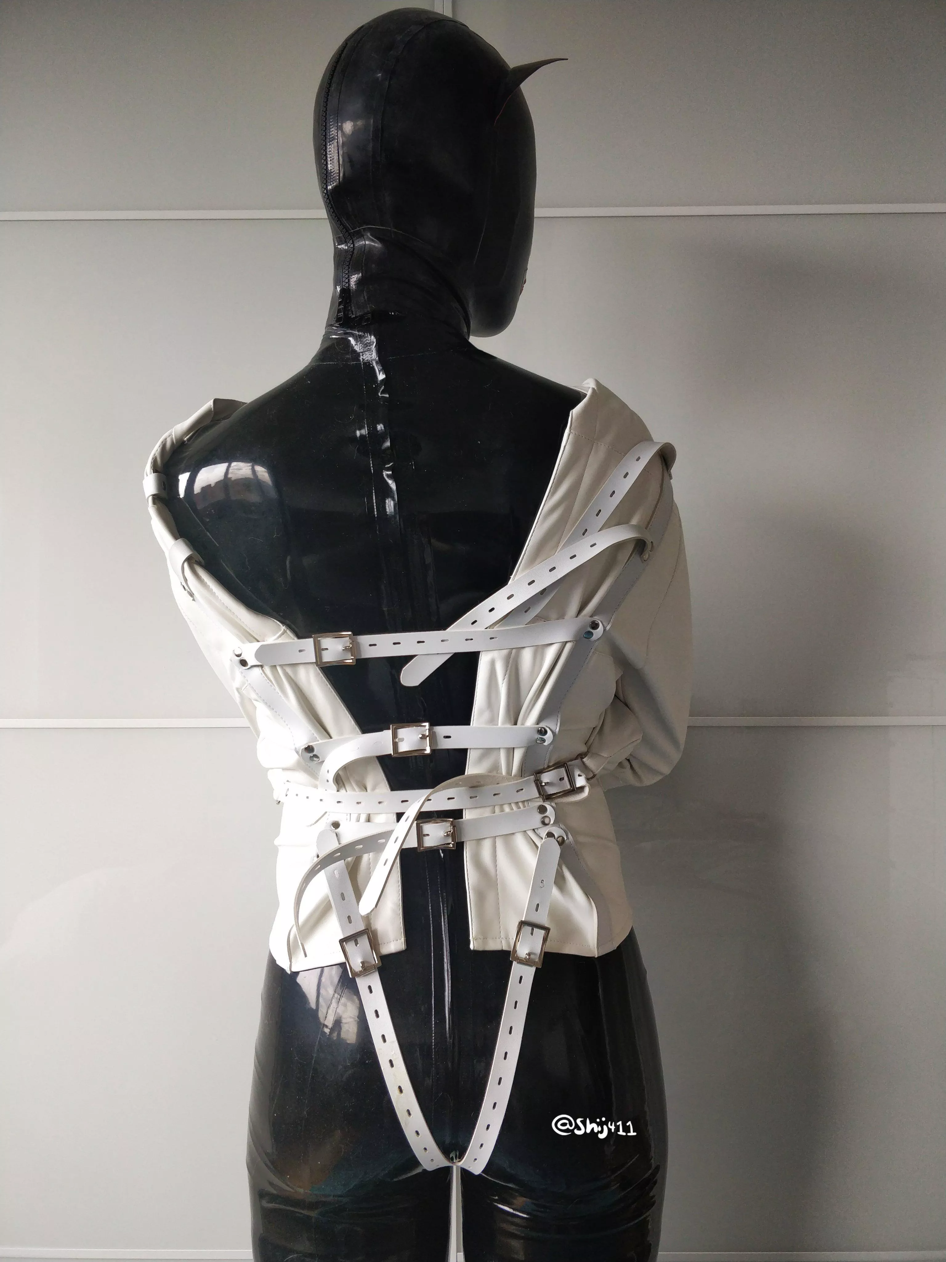 [OC] almost breaking free 💜 posted by Shijuuichi