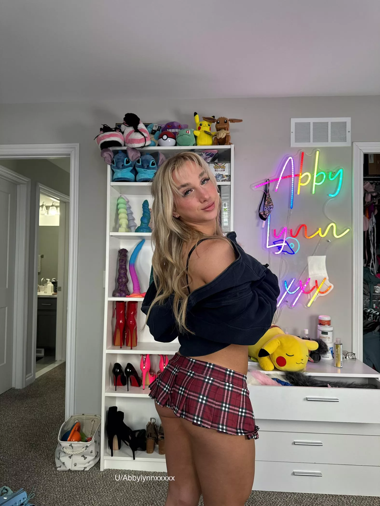 Tiny skirts to get you thinking posted by abbylynnxxxxx