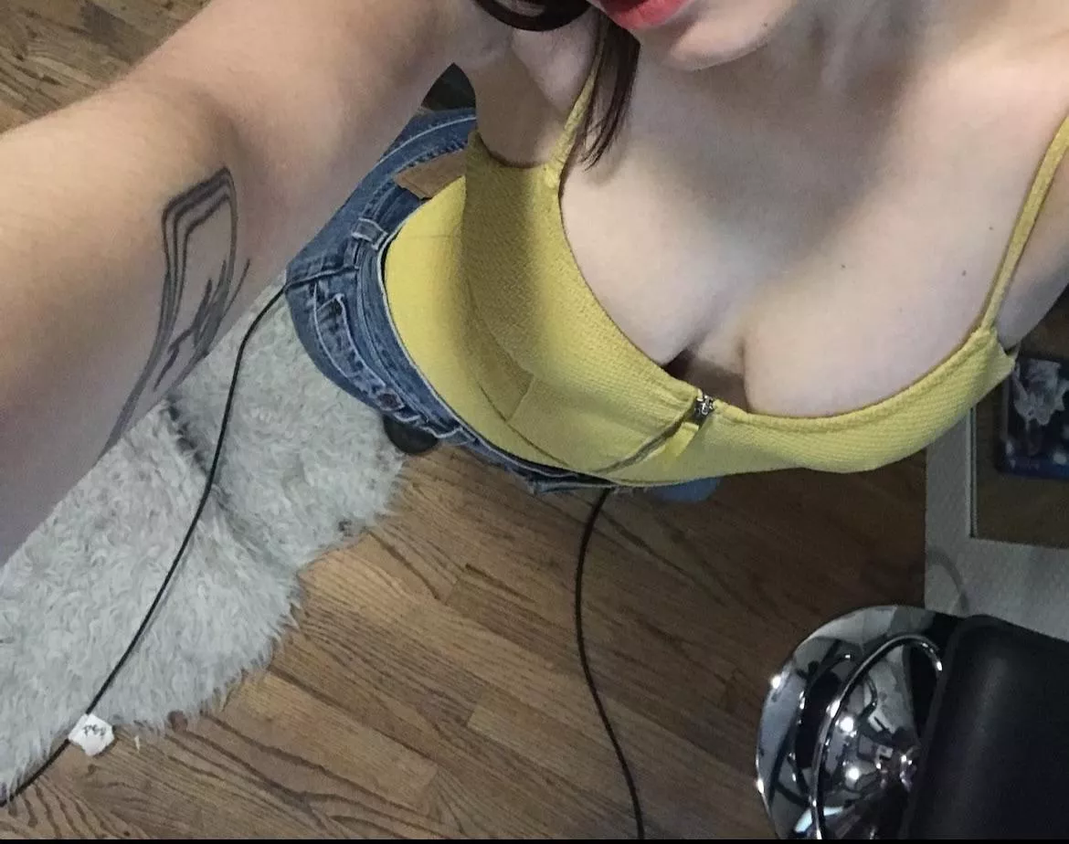 too tight?  posted by xstarrxlovex