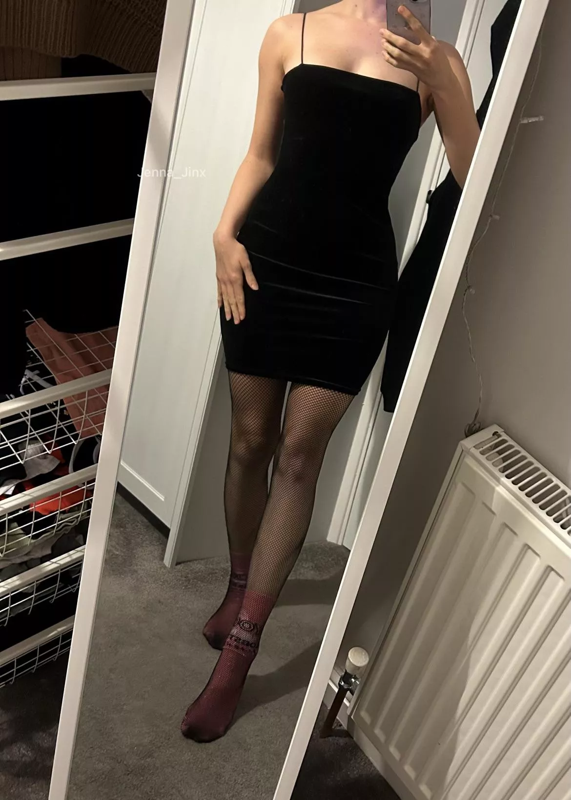 Touch my velvet curves OC posted by jenna_jinx