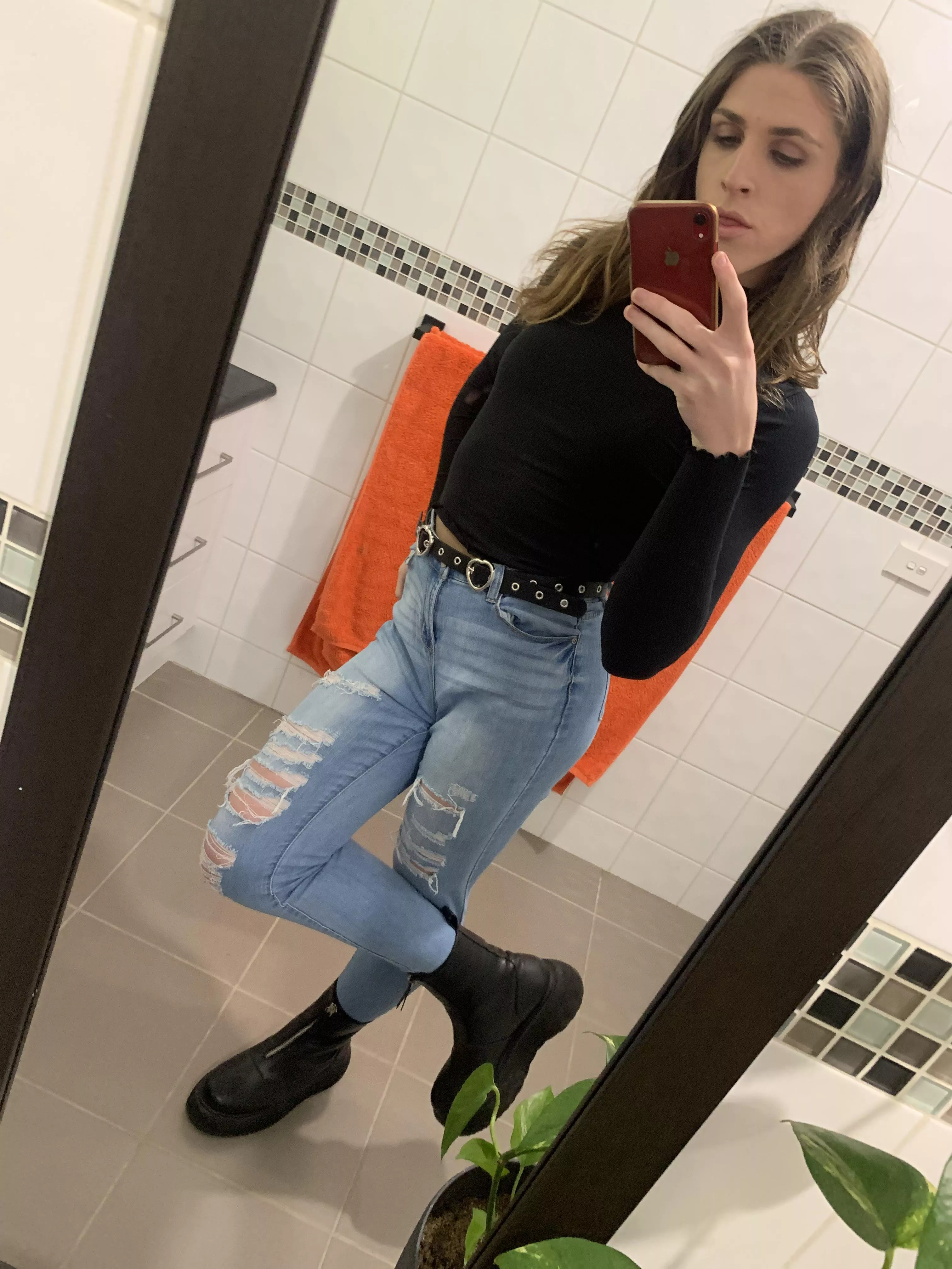 Trying a different look posted by No-Restaurant6348