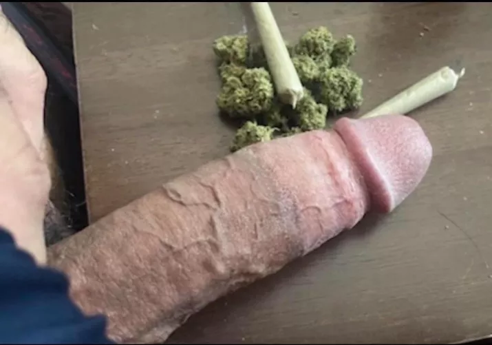 Wake n bake Happy Friday 💨😮‍💨🌿😜🤘🏽[M] by 420curious562