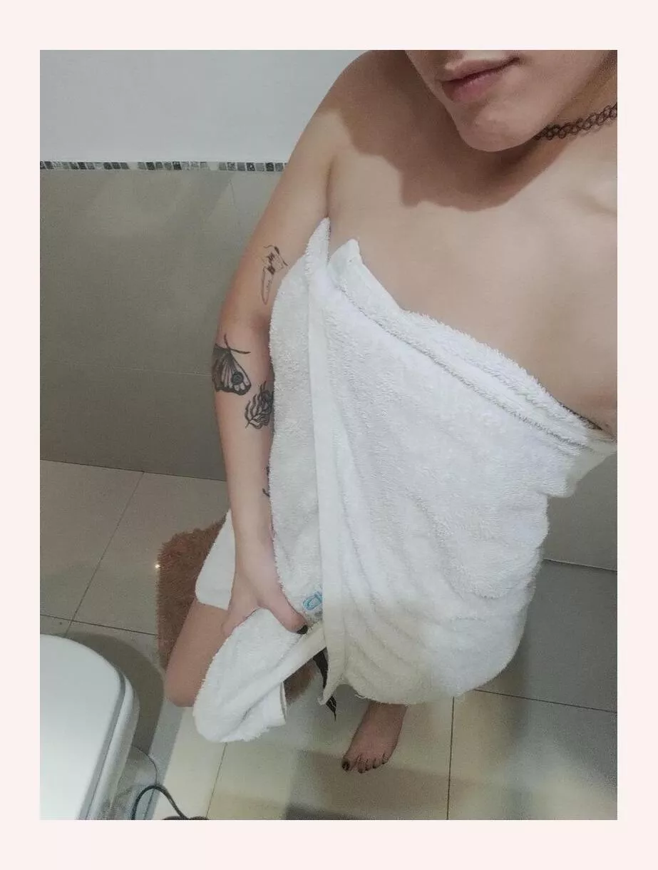 Wamt to see what's under my towel? posted by Specialist_Food5708