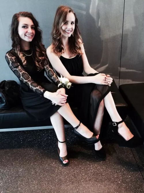 Which one gets an enormous facial? [2] by steflandingpad