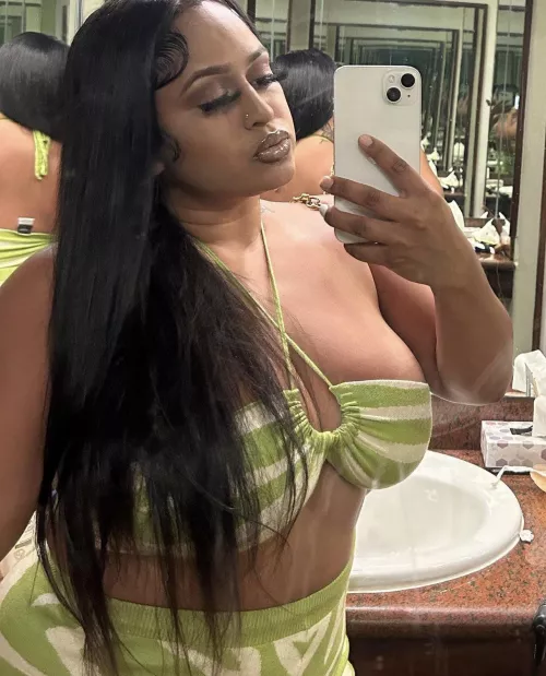 Who has her 🤑🤑👀 by Bright-Caterpillar10