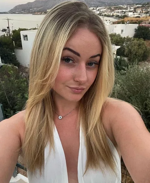 Would anyone want to cum in my gorgeous slutty fiance? What would be hotter before the wedding or on the wedding night? by bornabetacuck