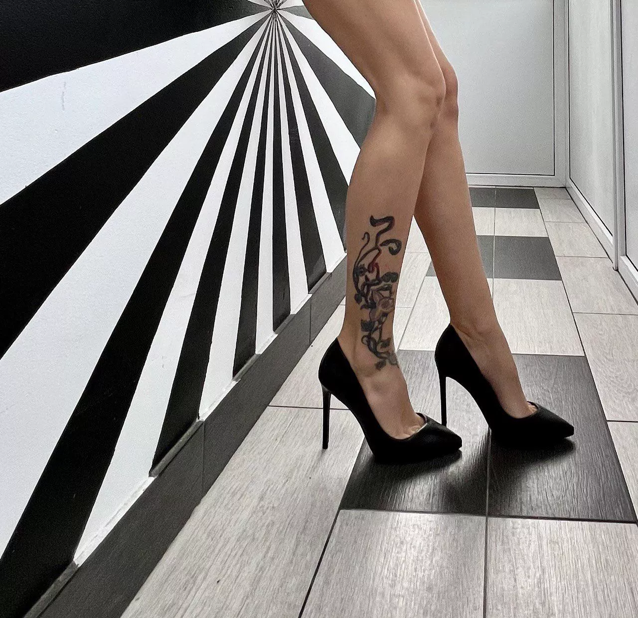 Always classic and black posted by Juliadomaina