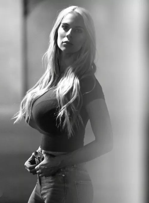 Beautiful Side Profile by UnhealthyFetish1997