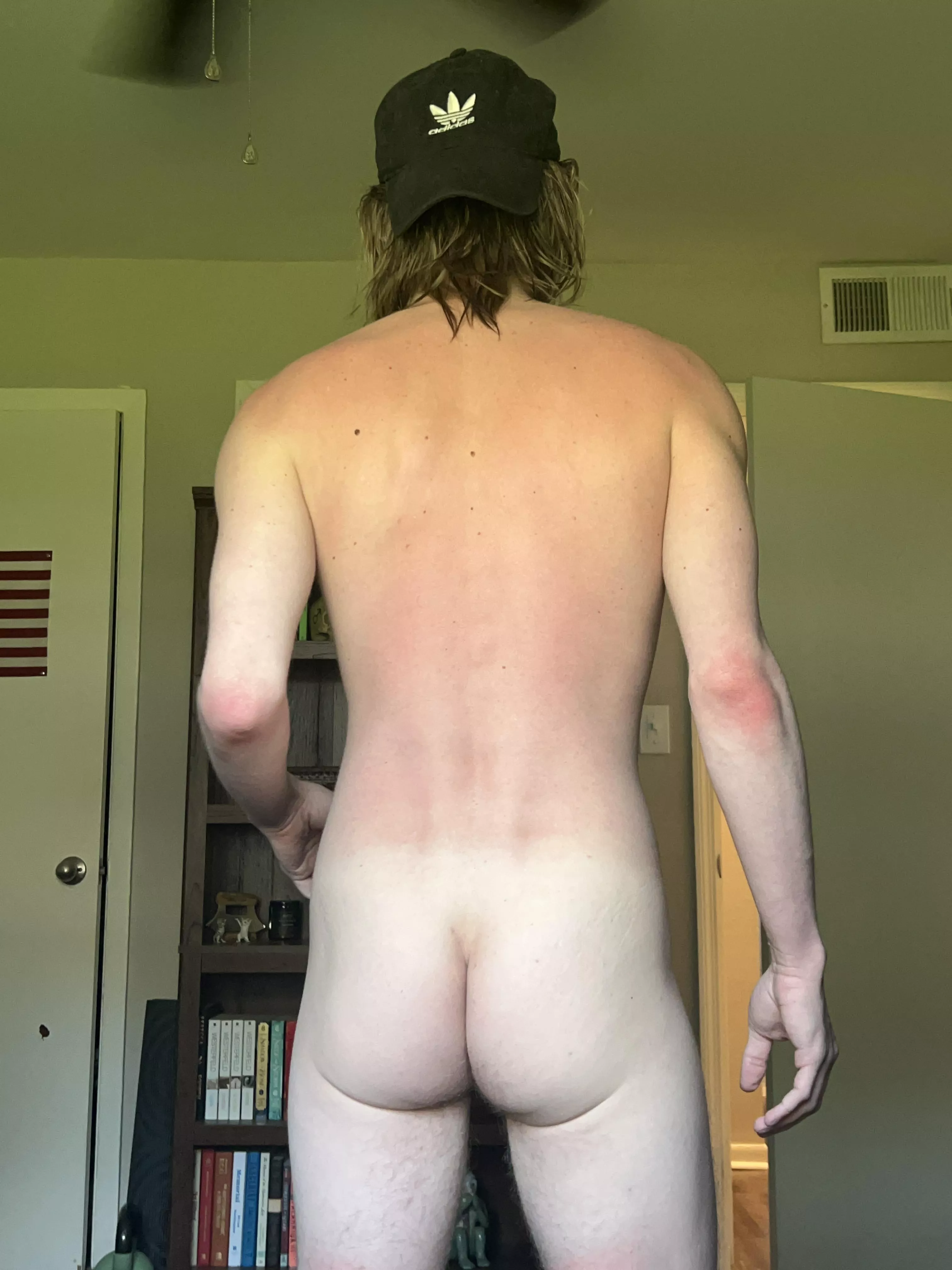 Bro come help me aloe my back posted by SublimeGay