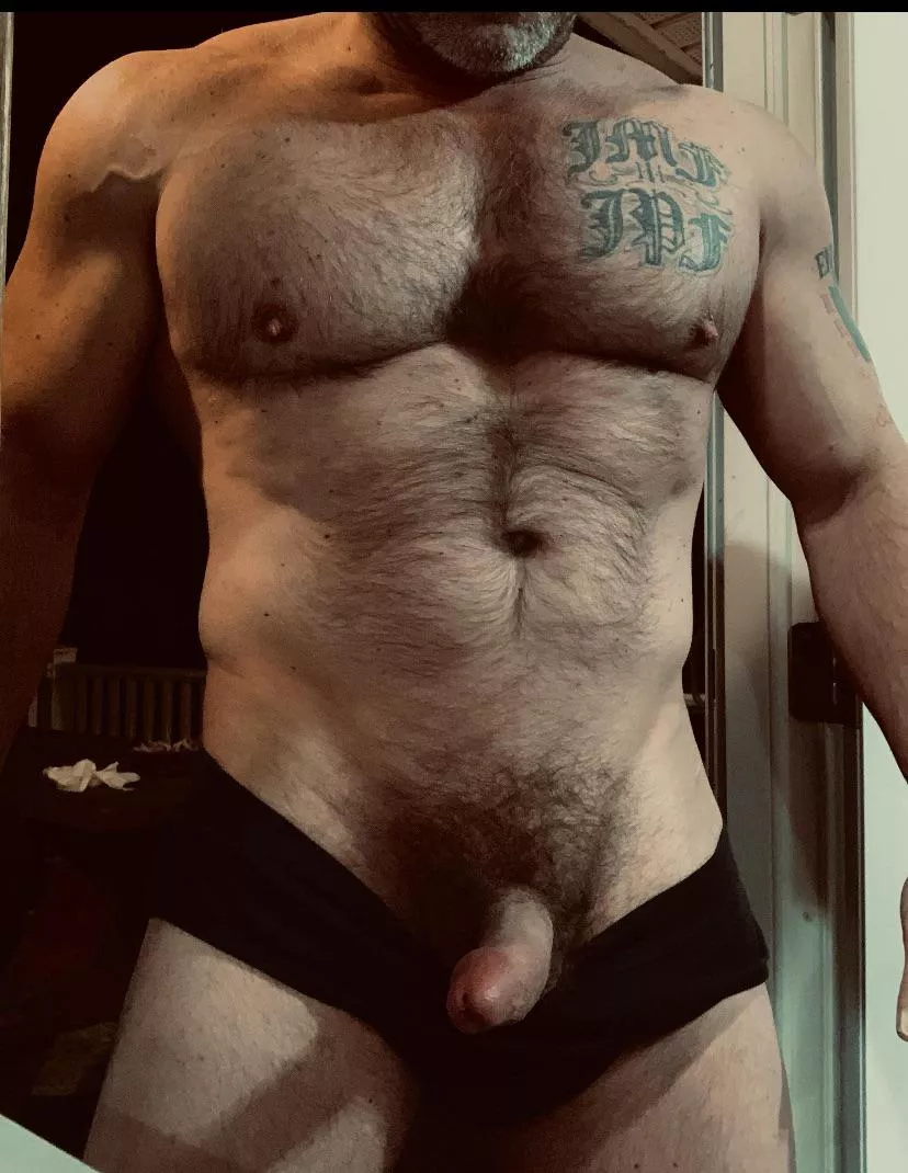 Cum and get this daddy’s thick dick if your the neighborhood MILF  posted by Werewolf4949