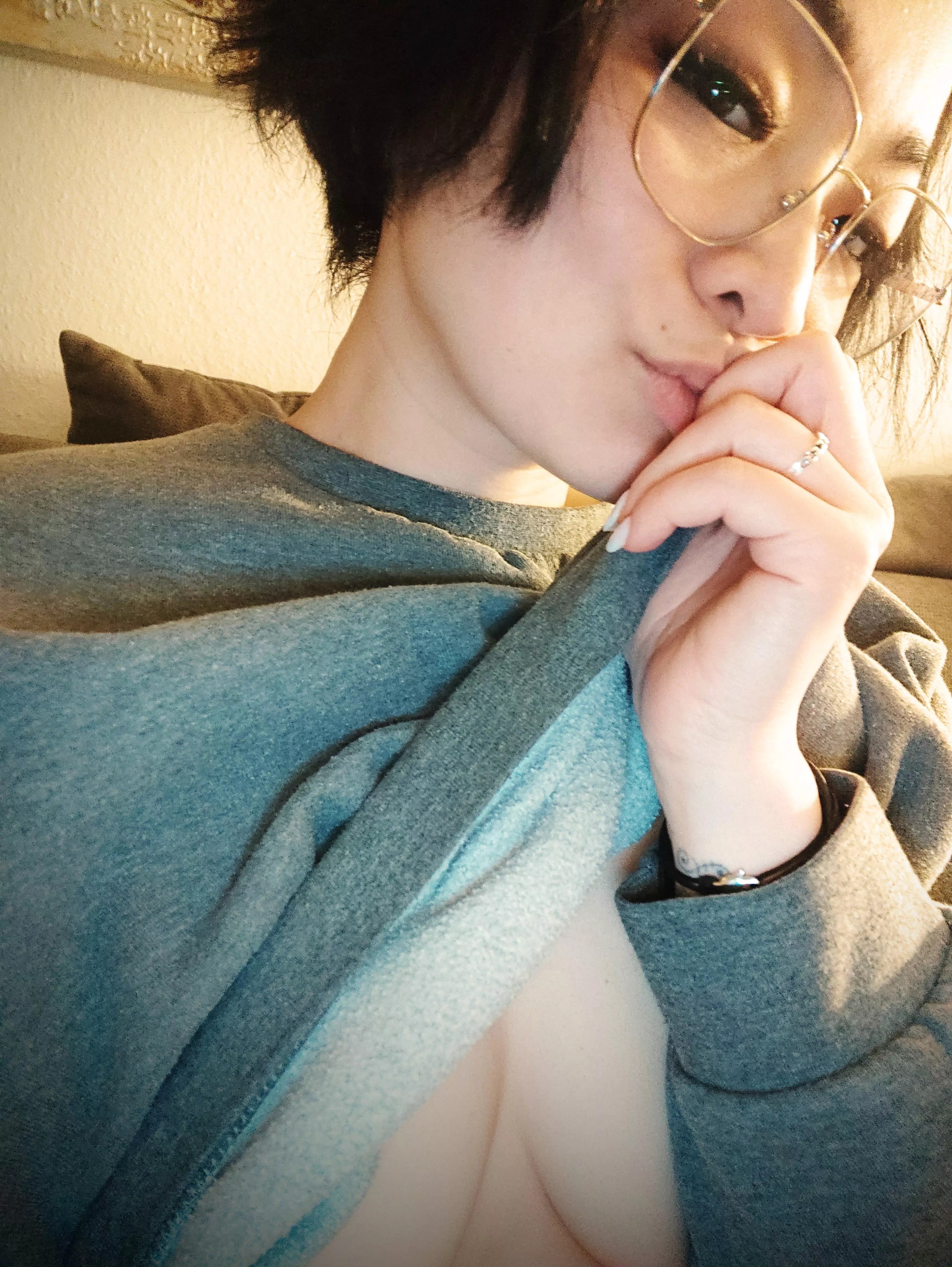 Damn! Please undress me and let's do something naughty. posted by EndlessKimmi