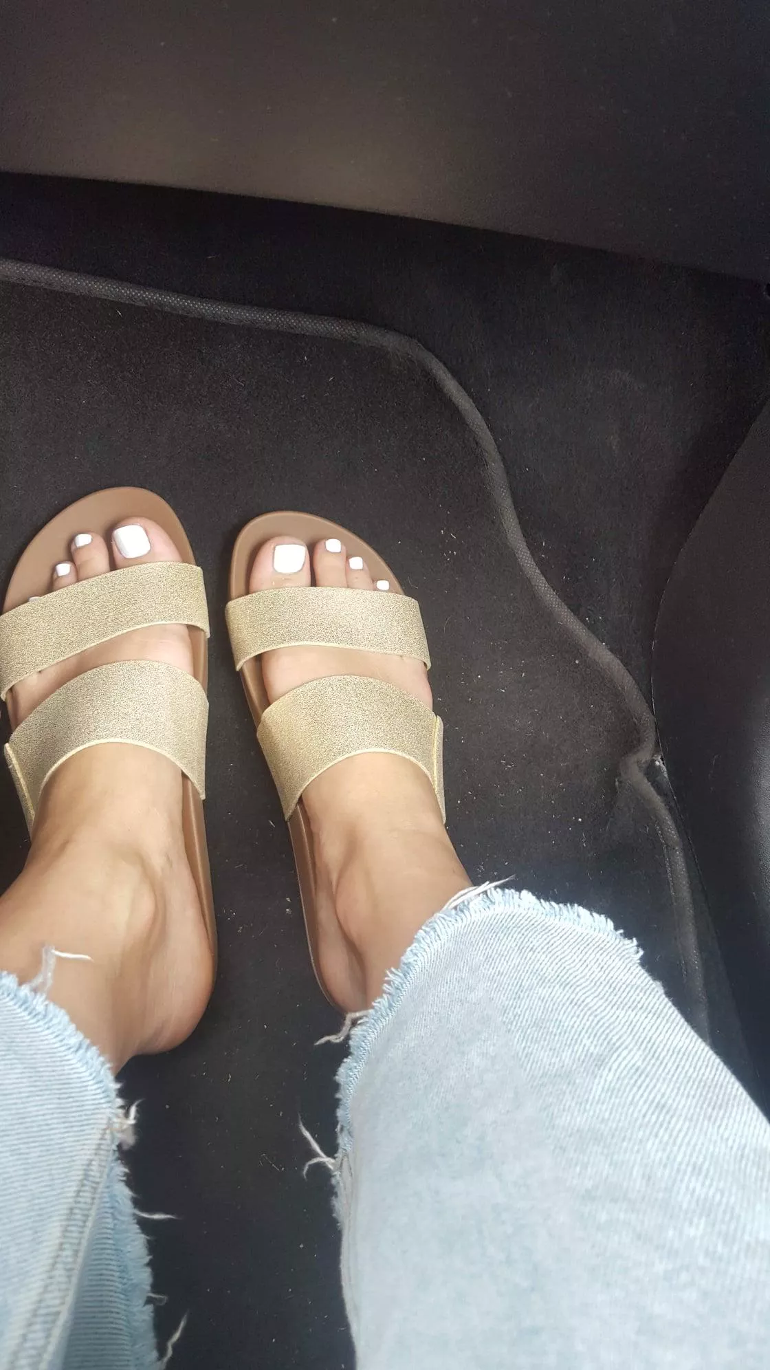 Do you like my new pedi? posted by MumGoesMild