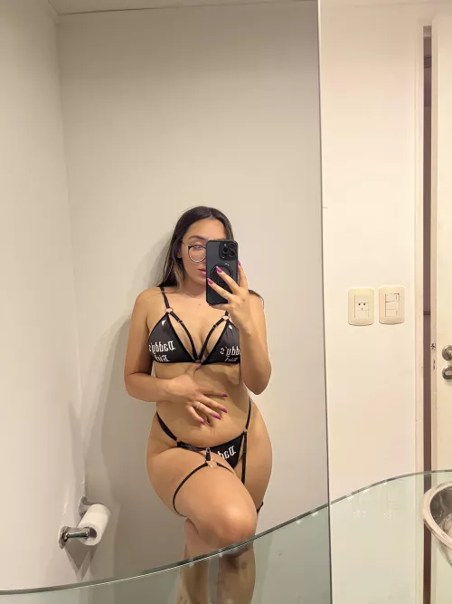 Do you want to play with me? by valentinissss