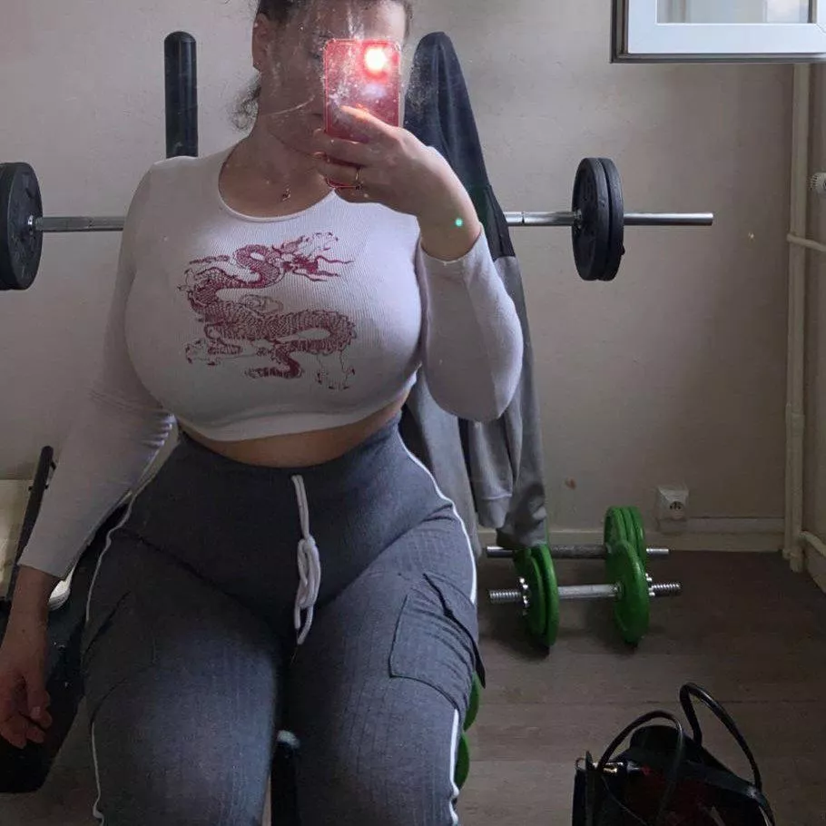 Dragon top posted by NoBackUpNoParty