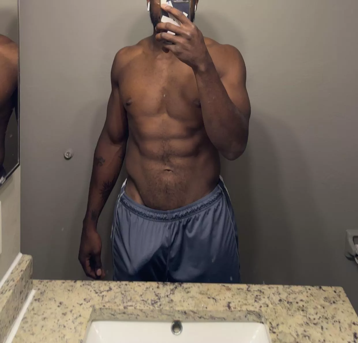 Flexing posted by bigshlattyy