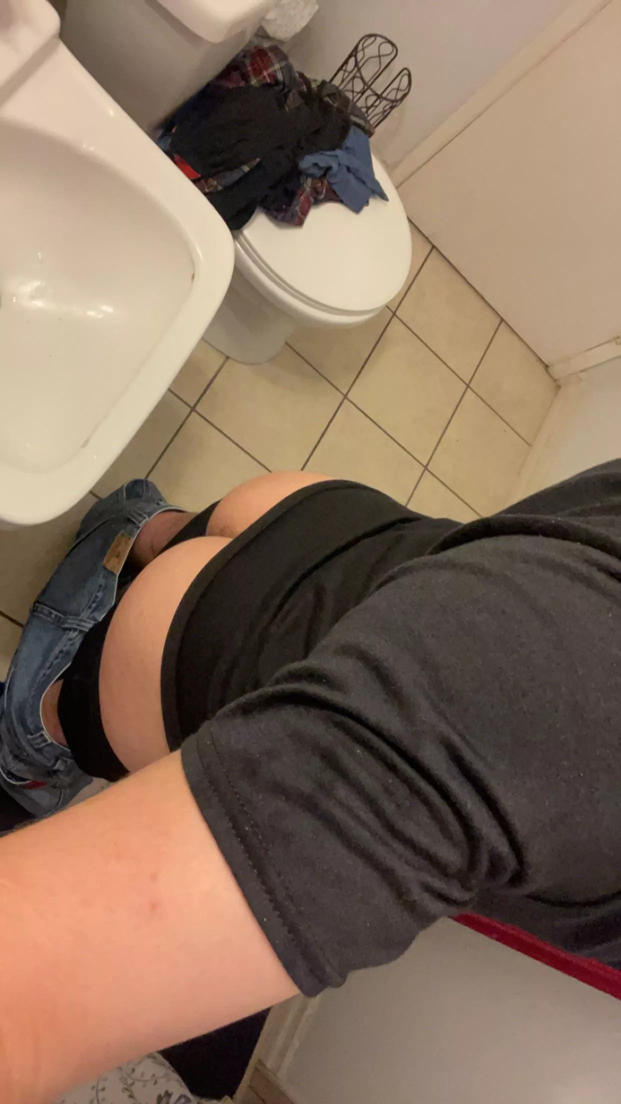 fuck I am so horny, I need a tongue in my ass posted by chinothaplug