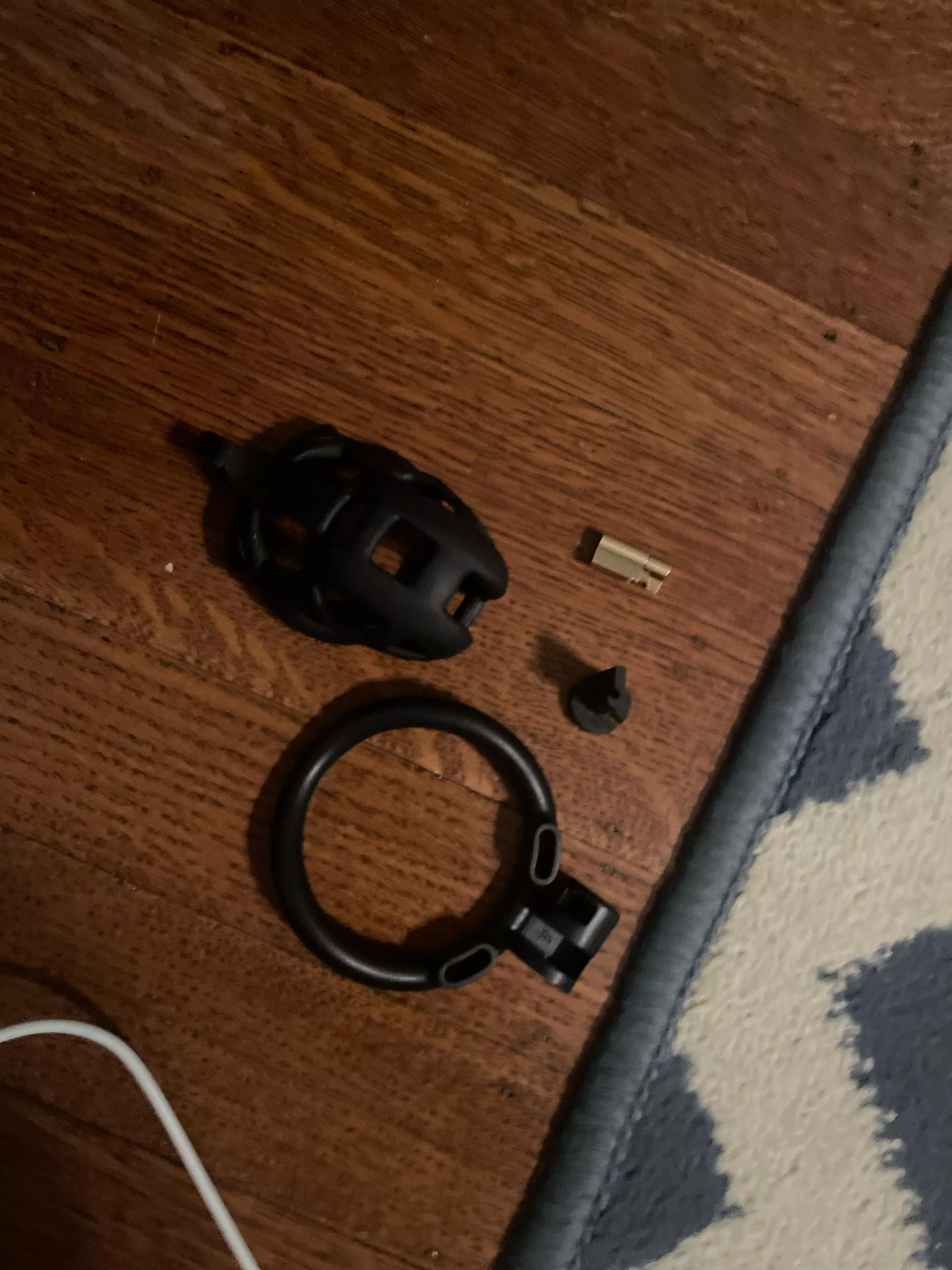 Got my first cage!!! How do I put it on?? posted by Boytoy0736