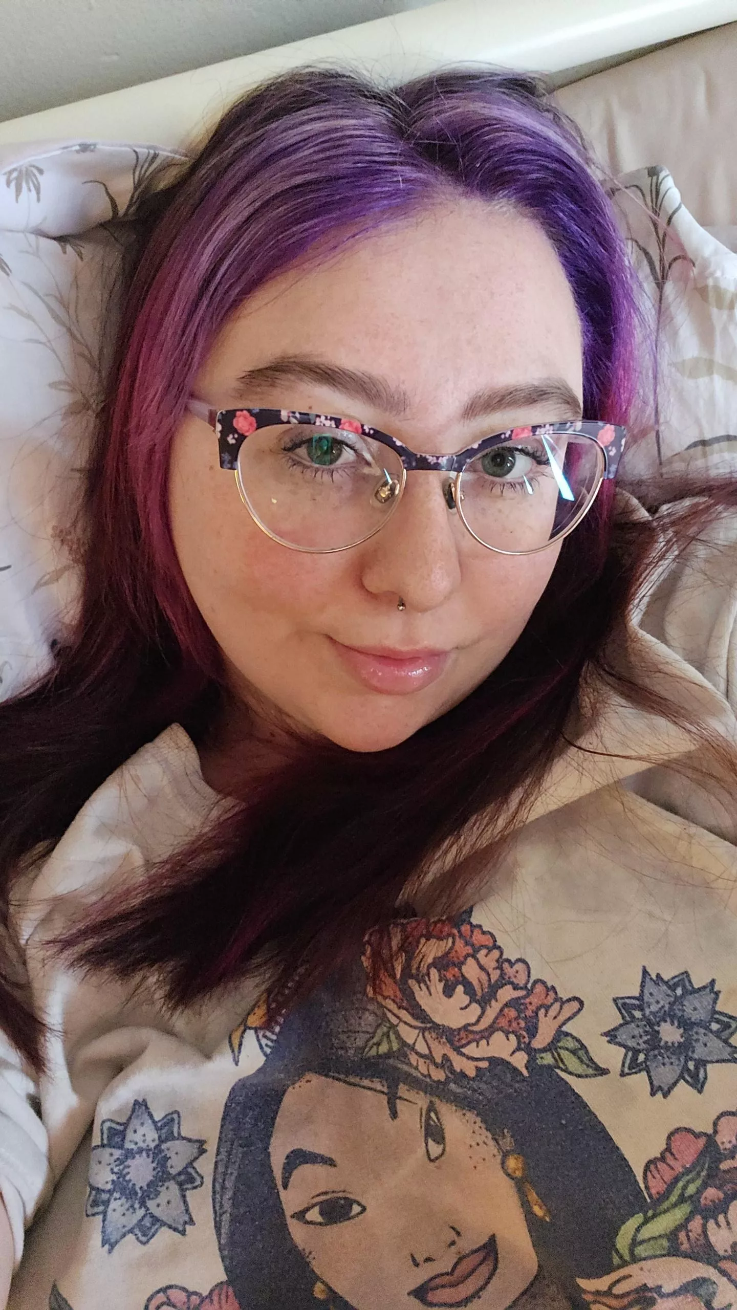 Happy Friday everyone💗💗 posted by sapphiremelonz