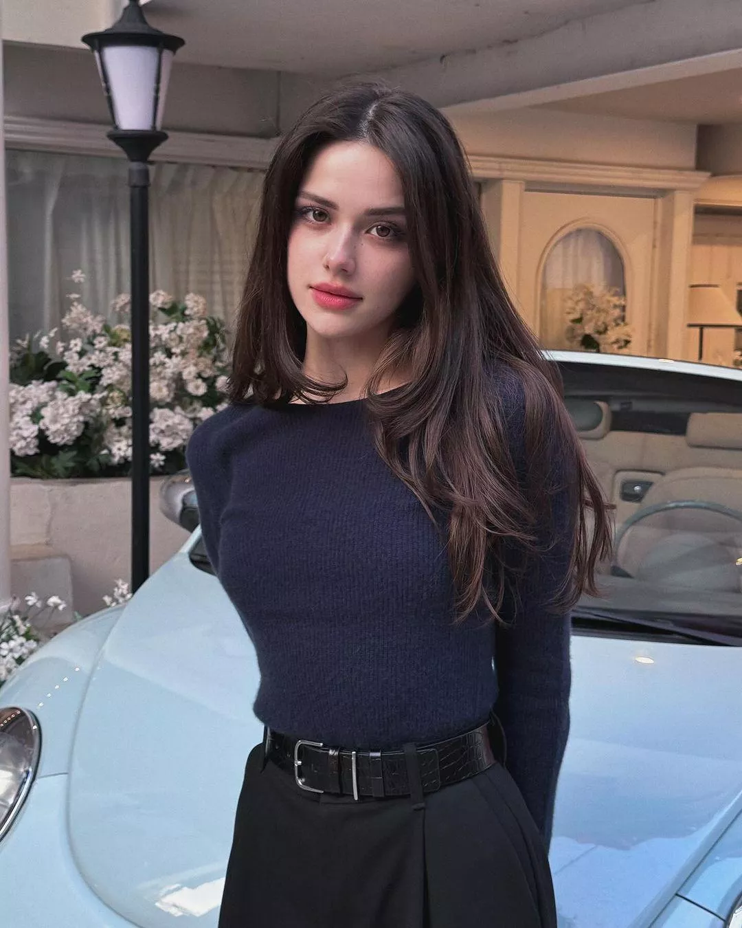 Lisa Rosh posted by sagar9175