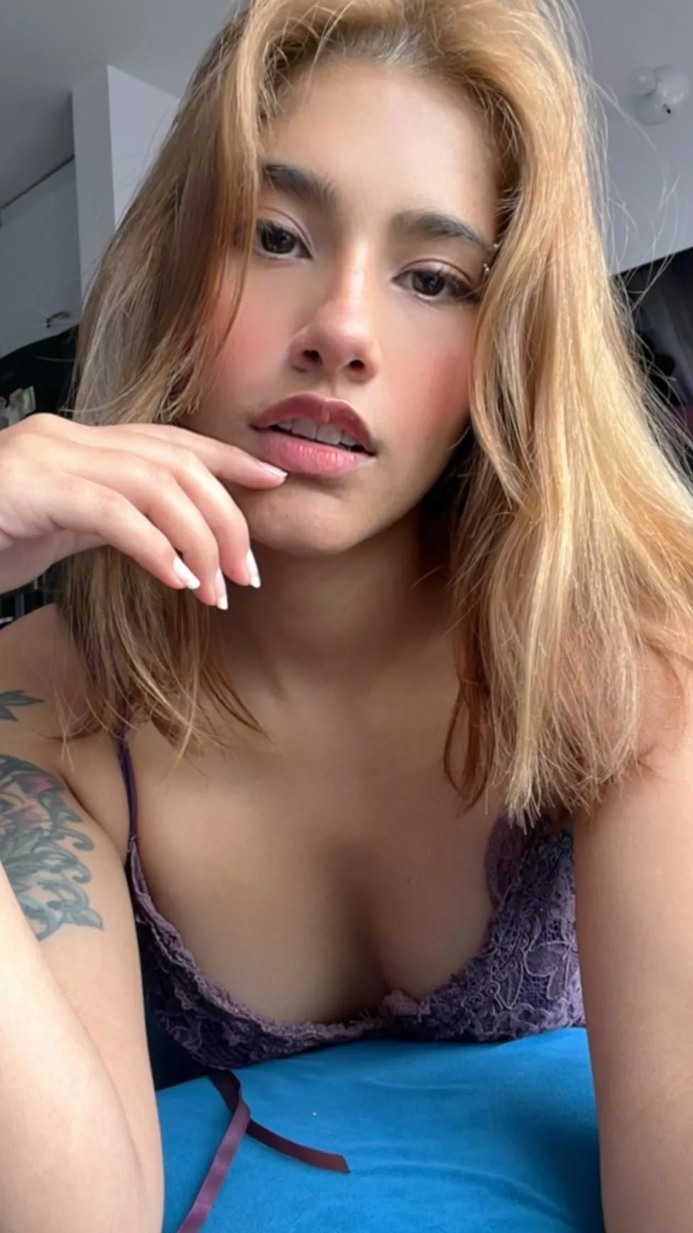 My eyes is up here, look at it straight posted by ComfortableAddress15