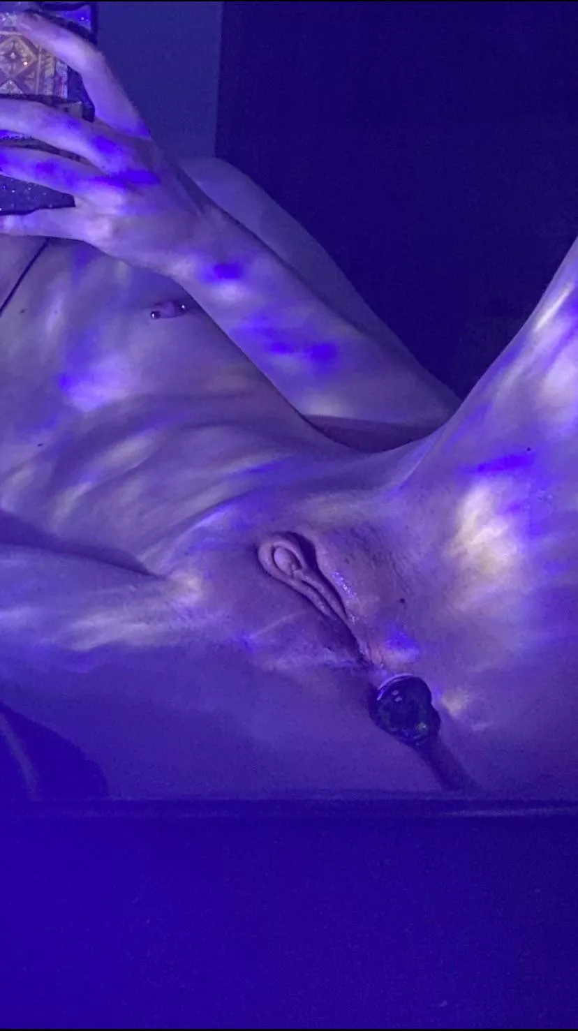 rail me so hard it fills the hole in my heart posted by coffeebagz